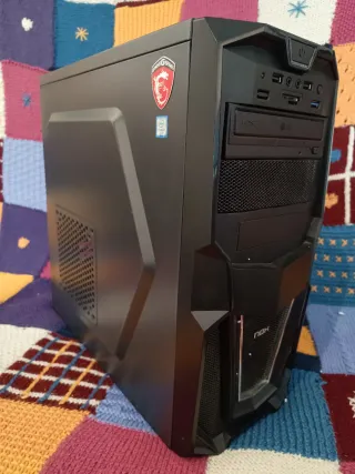 Torre PC ASRock B450 con Fuente y CPU