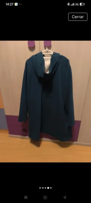 Abrigo azul Diseña con capucha