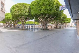 Local comercial en alquiler en Almoradí