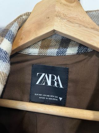 Chaqueta Zara cuadros marrón y beige