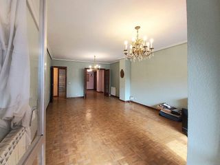 Piso en venta en Plaza España - Villa Pilar - Reyes Católicos - Vadillos en Burgos