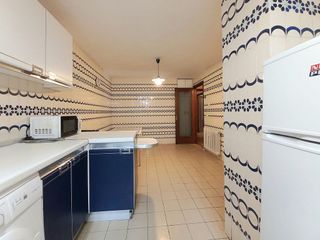 Piso en venta en Plaza España - Villa Pilar - Reyes Católicos - Vadillos en Burgos
