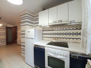 Piso en venta en Plaza España - Villa Pilar - Reyes Católicos - Vadillos en Burgos