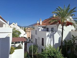 Piso en venta en Nueva Andalucía centro en Marbella