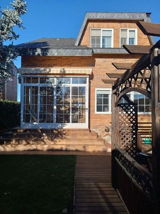 Chalet en venta en Meco pueblo en Meco