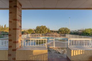 Chalet en venta en La Algoda - Matola - El Pla en Elche