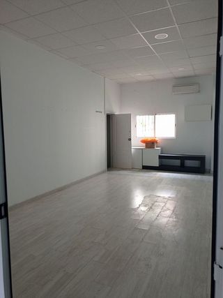 Nave industrial en alquiler en Zona de la Vega en Antequera