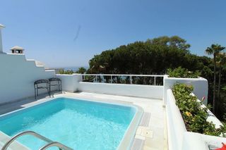 Ático en alquiler en Playa de la Fontanilla en Marbella