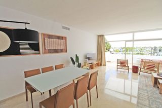 Ático en alquiler en Playa de la Fontanilla en Marbella