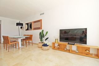 Ático en alquiler en Playa de la Fontanilla en Marbella