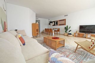 Ático en alquiler en Playa de la Fontanilla en Marbella