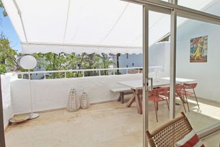 Ático en alquiler en Playa de la Fontanilla en Marbella