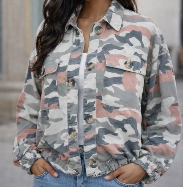 Bershka chaqueta camuflaje mujer Talla M