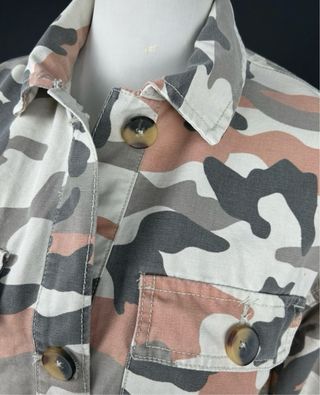 Bershka chaqueta camuflaje mujer Talla M