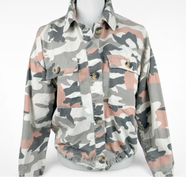 Bershka chaqueta camuflaje mujer Talla M