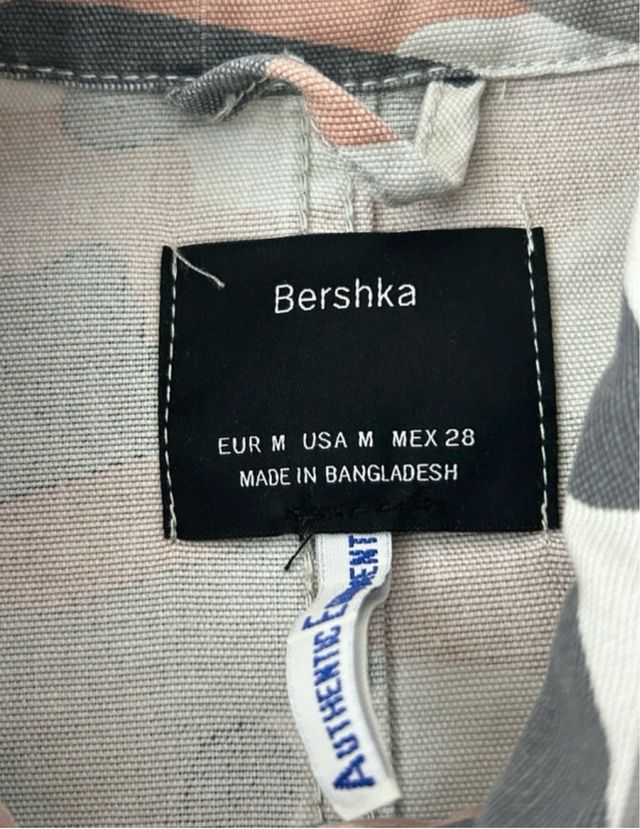 Bershka chaqueta camuflaje mujer Talla M
