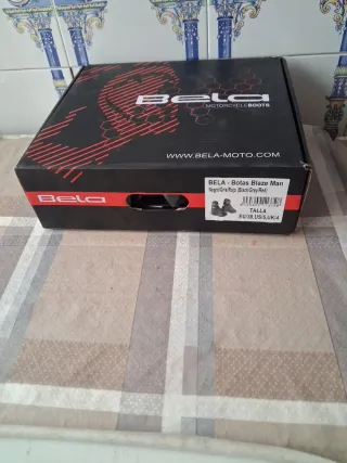 Botas de moto Bela grises y rojas a estrenar n°38