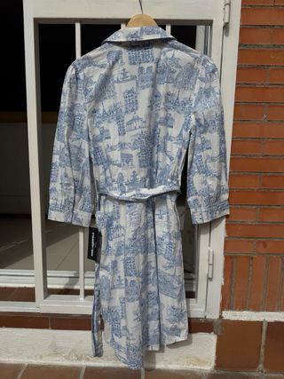 Vestido Karl Lagerfeld estampado París