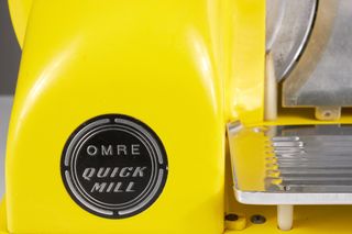 Affettatrice gialla Omre Quick Mill anni '70