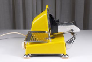 Affettatrice gialla Omre Quick Mill anni '70