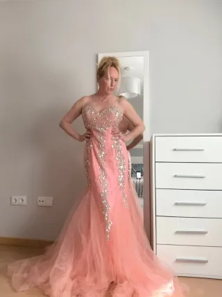 Vestido de gala rosa y plateado