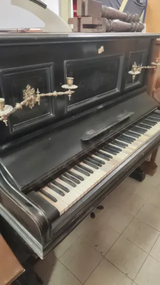 Piano de madera