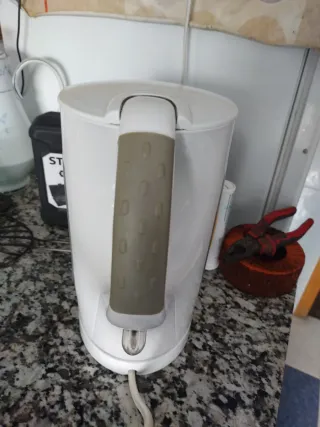 Hervidor de agua eléctrico Clatronic