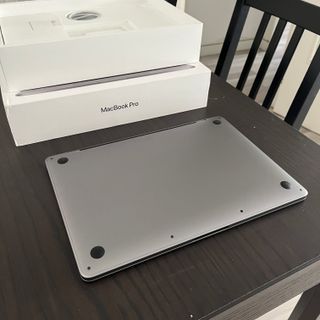 MacBook Pro 13,3” M1 – 16GB RAM – 256GB SSD – Gris