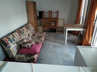 Piso en alquiler en Doctor Barraquer - G. Renfe - Policlínico en Sevilla