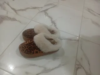 Zapatillas de estar por casa con estampado animal