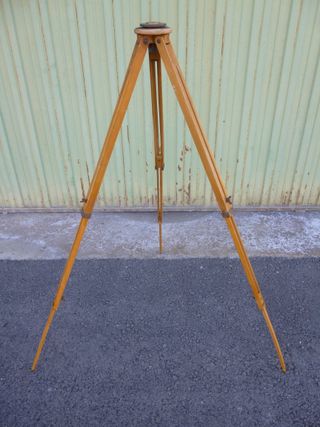 Trípode de madera vintage y ligero