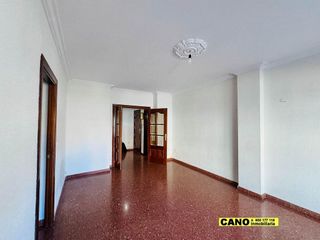 Piso en venta en Nueva Andalucía en Almería