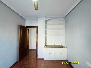 Piso en venta en Nueva Andalucía en Almería