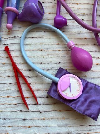 Maletín Juguete Morado con Adorno