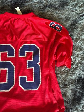 Camiseta Supreme Roja Número 63 Oversize