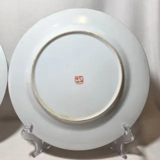 Coppia di piatti in porcellana cinesi con galli