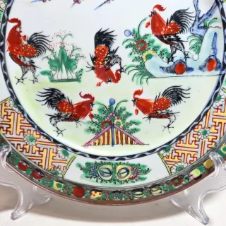 Coppia di piatti in porcellana cinesi con galli