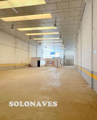 Nave industrial en alquiler en Avda. Cataluña en Zaragoza
