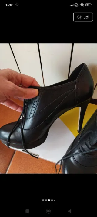 Scarpe stringate nere donna