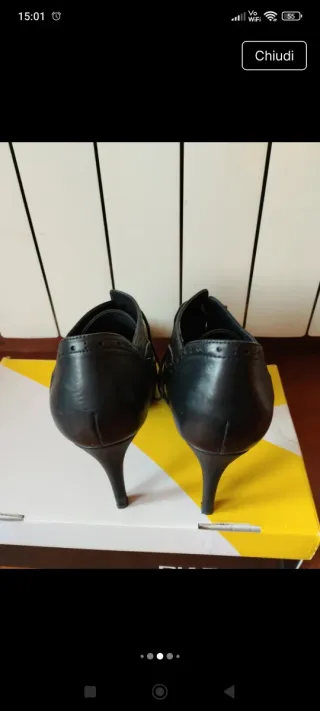 Scarpe stringate nere donna
