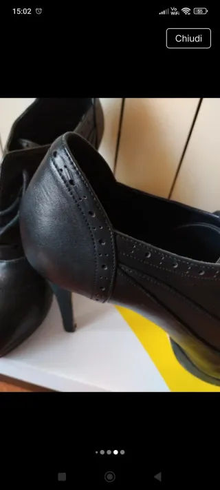 Scarpe stringate nere donna