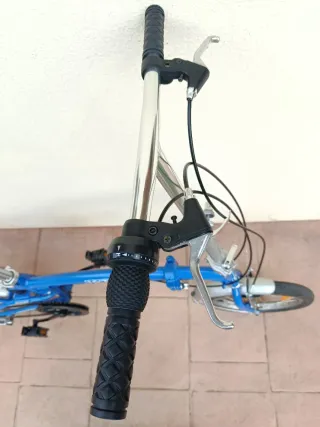 Bicicleta pieghevole blu in alluminio da 16 pollici