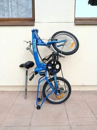Bicicleta pieghevole blu in alluminio da 16 pollici