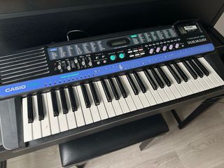 Piano Casio CT-840 con Guía Solfeo y soporte