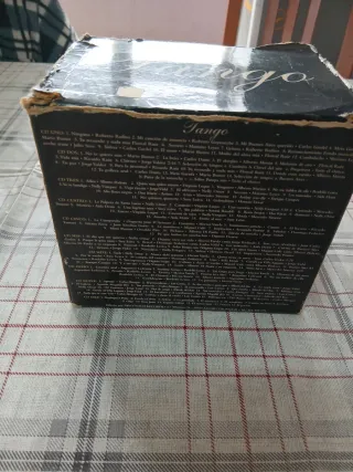 Caja 10 CDs Tango