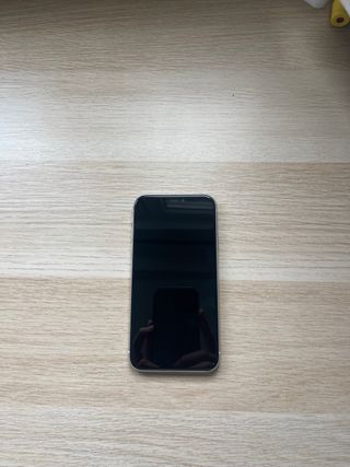 iPhone 11 64 GB + Funda + Cargador Original