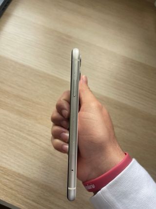iPhone 11 64 GB + Funda + Cargador Original
