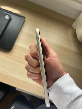 iPhone 11 64 GB + Funda + Cargador Original