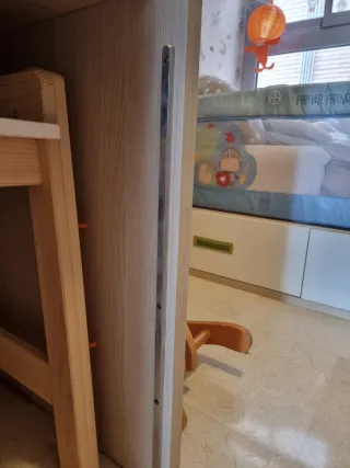 Escritorio infantil de madera