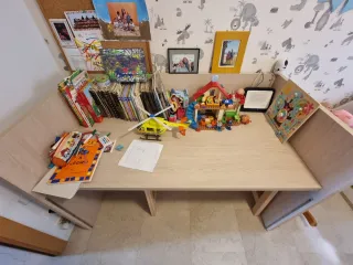 Escritorio infantil de madera